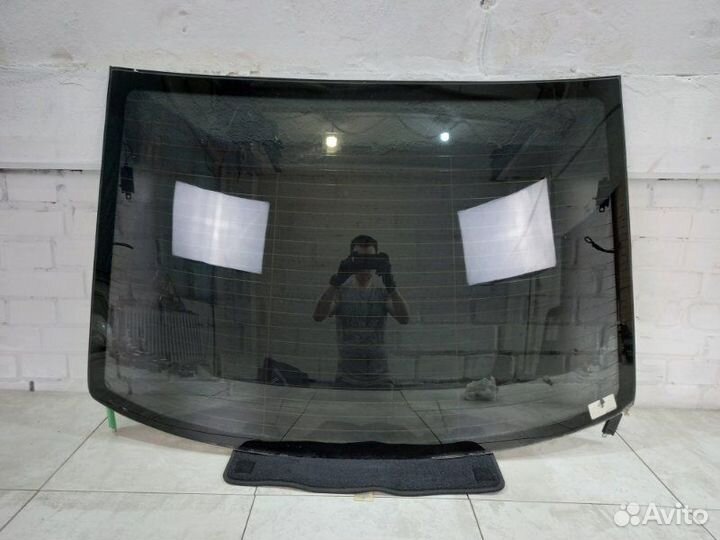 Стекло ветровое заднее Audi S6 C5 2002
