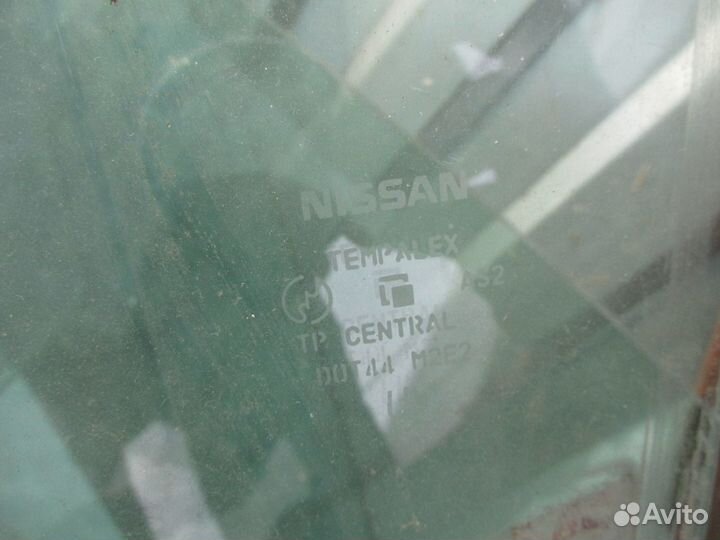 Стекло двери передней левой Nissan Micra 2002 - 16