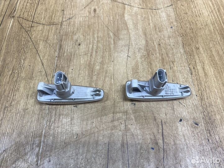 Повторитель Mitsubishi Lancer 10 оригинал