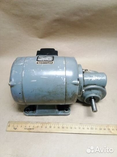 Моторредуктор 100w(электродвигатель с редуктором)