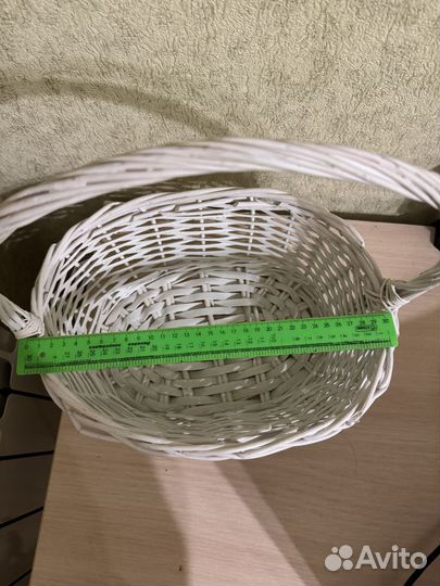 Корзинка плетенная белая