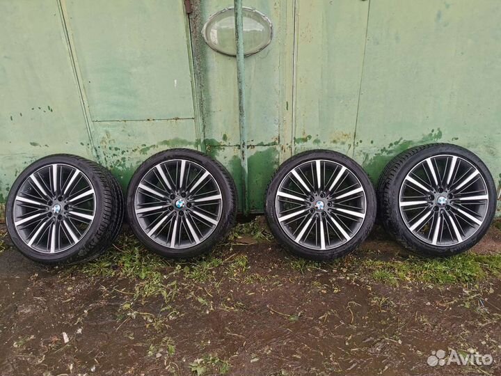 R20 Pirelli P Zero 245/40, PCD 5x120 DIA 72.6