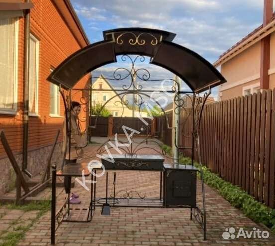 Мангал с крышей