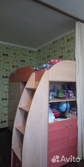 Двухъярусная кровать