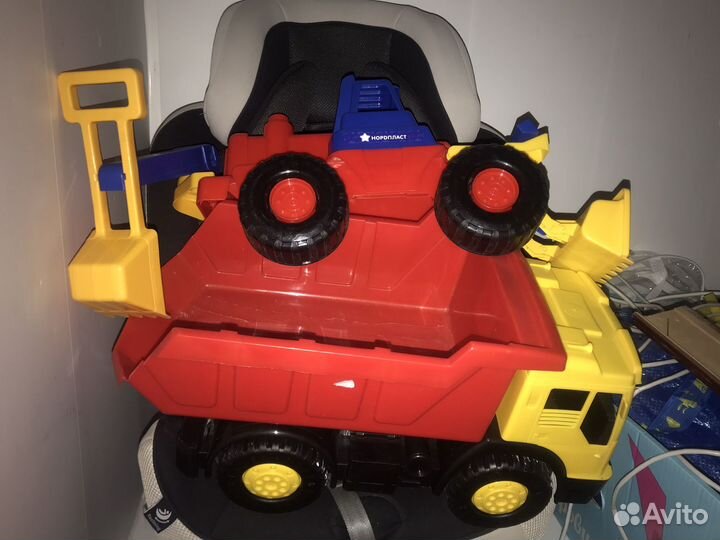 Игрушка большая машинка