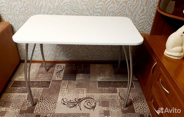 Кухонный стол