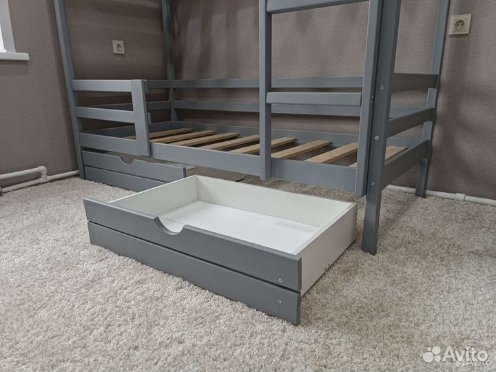 Двухъярусная кровать, массив сосны, цвета на выбор