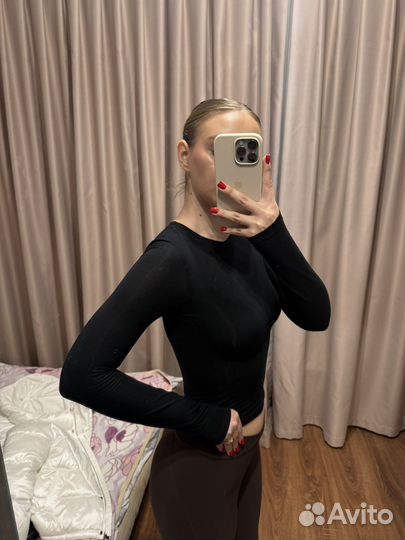 Лонгслив женский skims