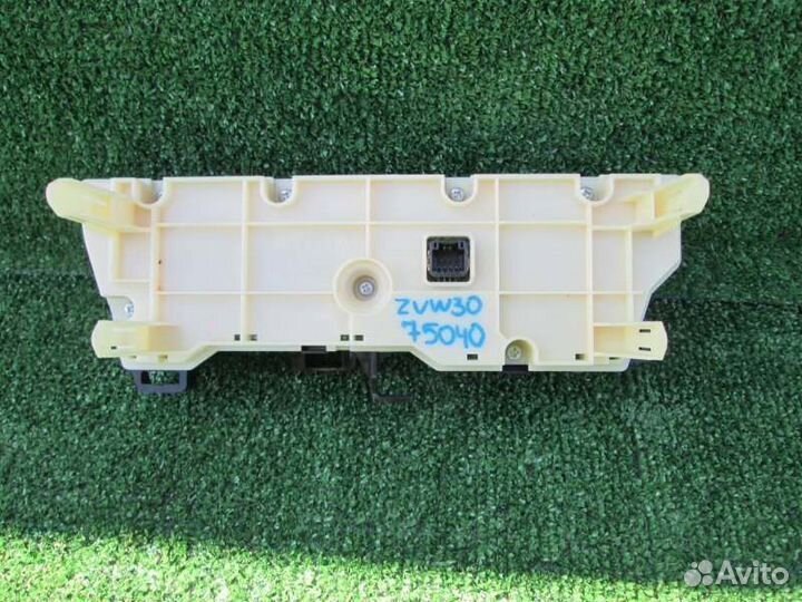 Климат-контроль Toyota Prius ZVW30 2ZR-FXE 2009/10
