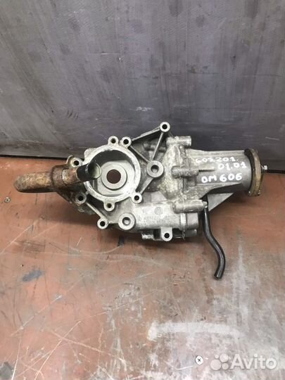 Помпа двигателя om606 mercedes