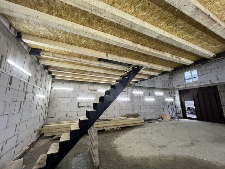 Гараж, > 30 м²