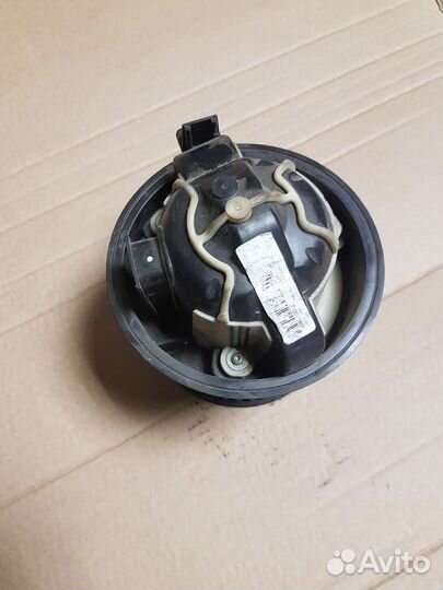 Моторчик печки Peugeot 308