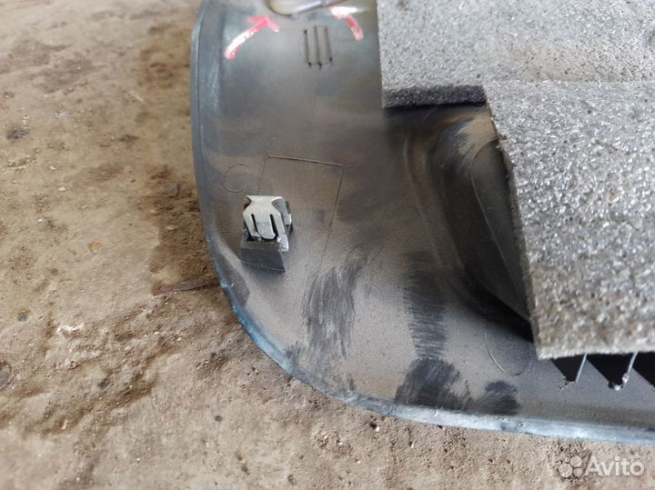 Накладка двери багажника Пежо 206