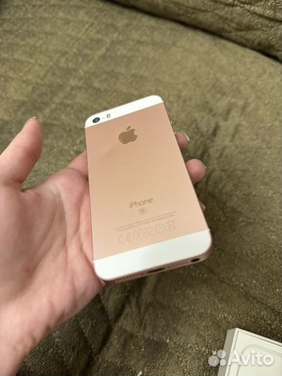 iPhone SE, 32 ГБ
