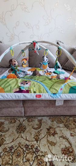 Развивающий коврик и мобиль tiny love