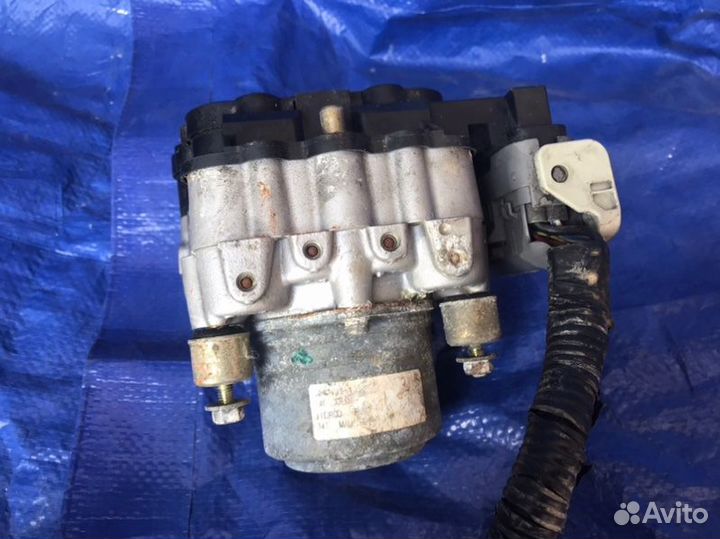 Блок abs Honda Odyssey RL1 J35A4 2004