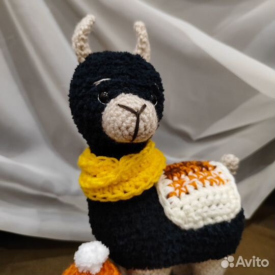 Новогодняя игрушка альпака