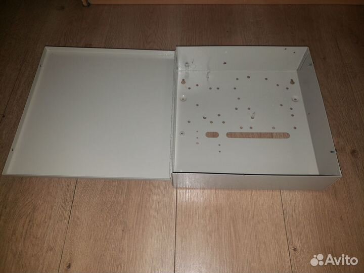 Металлический ящик (щиток)