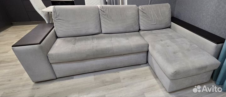 Большой угловой диван