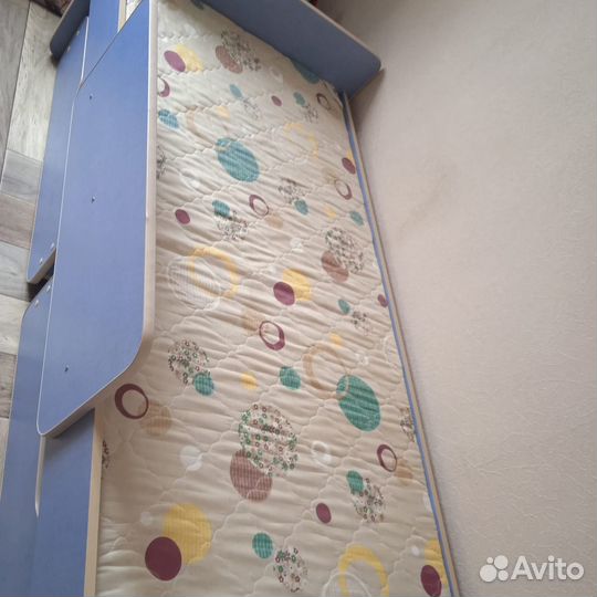 Детскую кровать + 2 ящика+ шкаф+ матрас