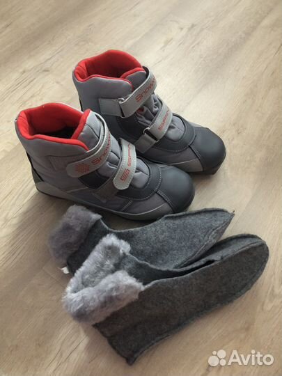 Лыжные ботинки