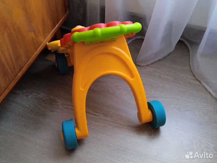 Каталка с ручкой Fisher Price