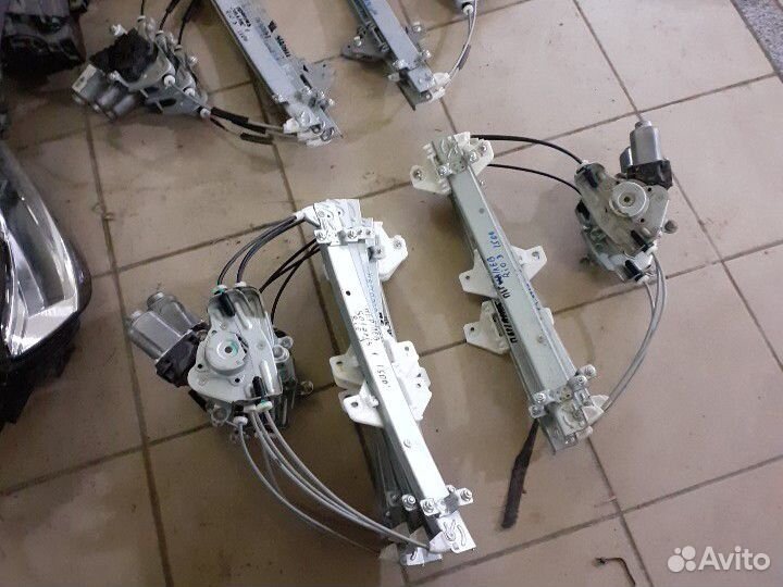 Стеклоподъемник передний правый левый Киа Рио 3