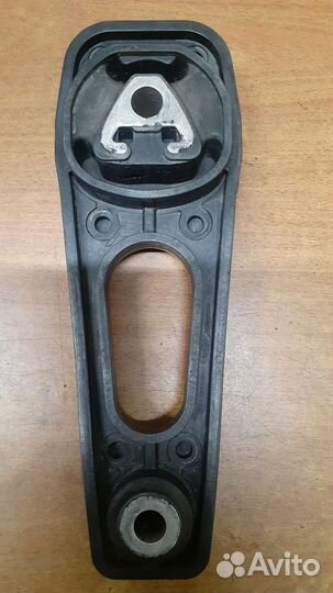 Опора двигателя задняя Рено Дастер новая