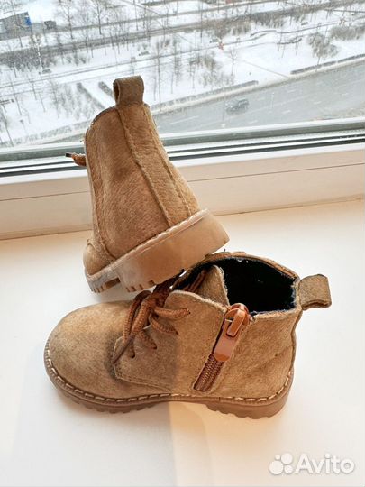Замшевые ботинки 22