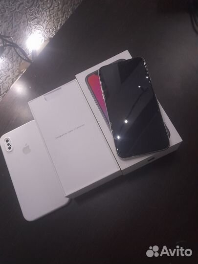 iPhone X, 64 ГБ