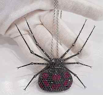 Золотая подвеска паук с бриллиантами 10ct и рубина