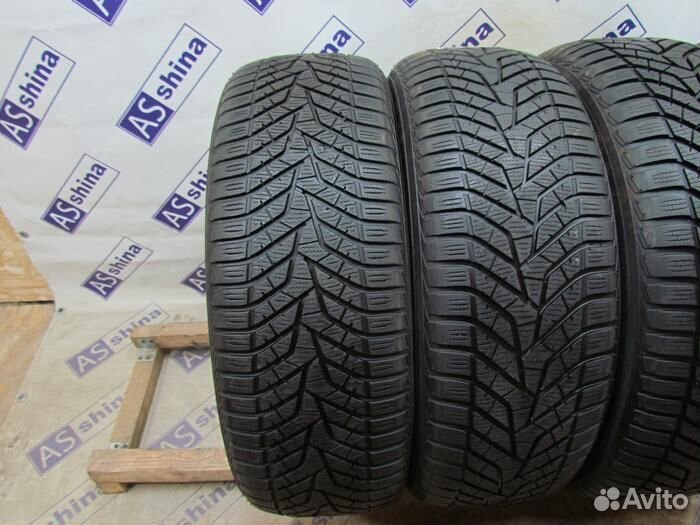 Yokohama BluEarth Winter V905 235/55 R20 98L