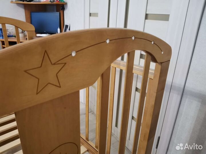 Детская кроватка с маятником Красная звезда С 718э