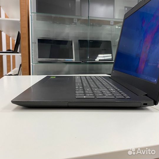 Игровой ноутбук Lenovo