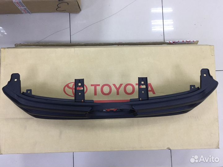 Решетка радиатора toyota hilux / хайлюкс c 2015 г