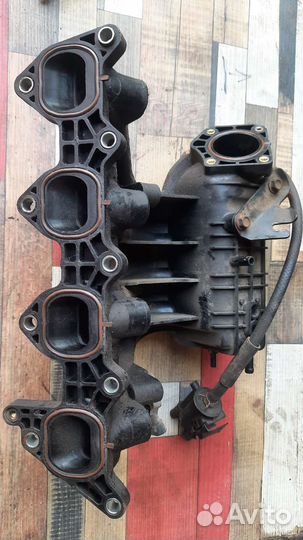 Впускной коллектор Geely Mk Cross