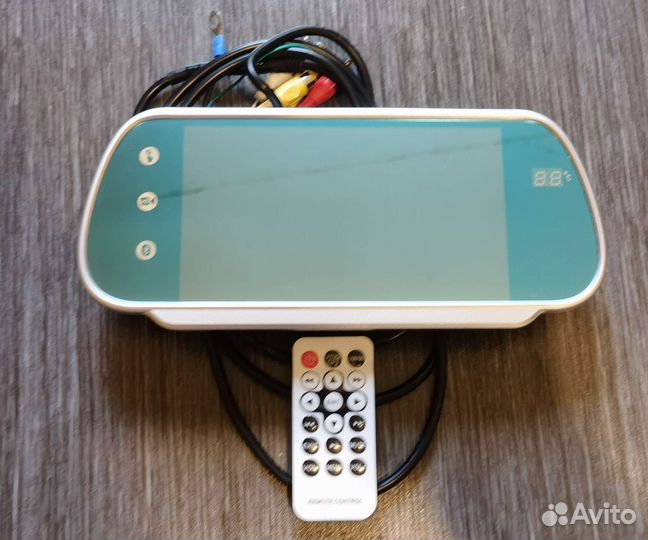 Зеркало заднего вида со встроенный экраном