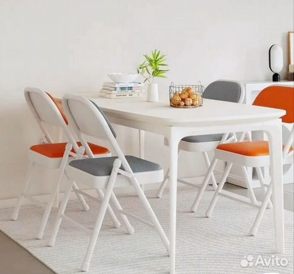 Стул складной серо-белый