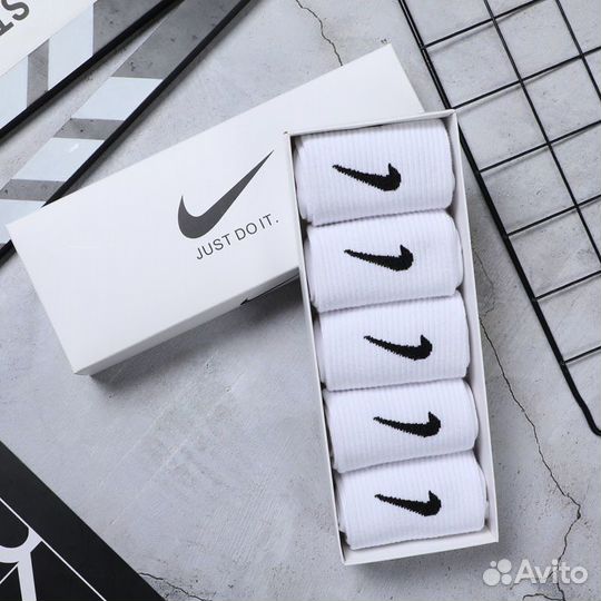 Носки в подарочной упаковке Nike и Tommy Hilfiger