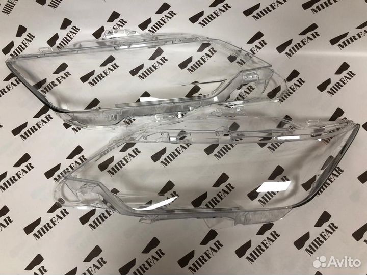 Правое стекло фары Toyota Camry XV50 2014-2018