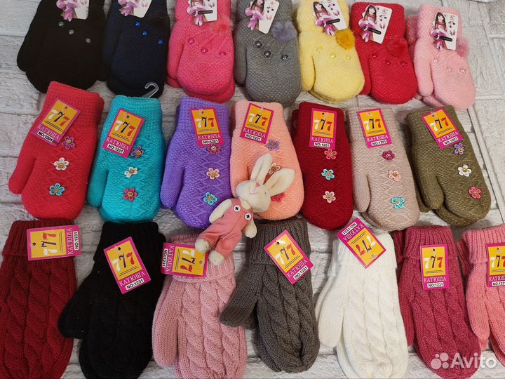 Перчатки и варежки детские и подростковые новые