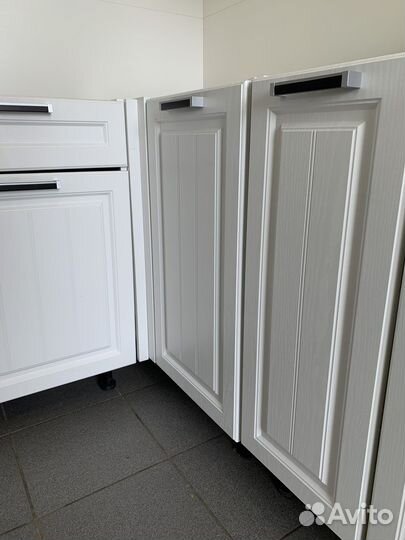 Кухня белая матовая. Доставка