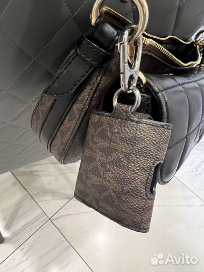 Чехол для наушников Michael kors