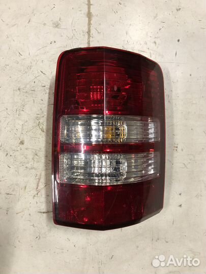 Jeep cherokee KK 2010 фонарь правый задний