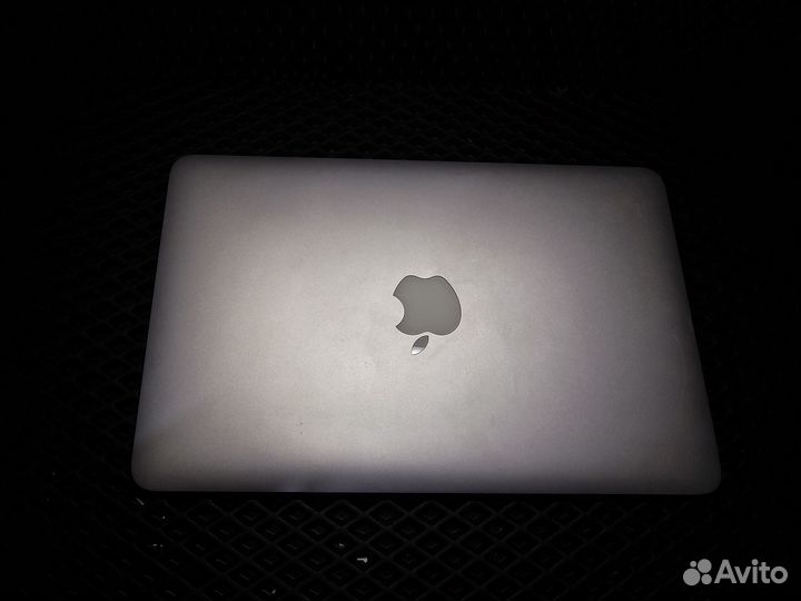 MacBook Air 11,6
