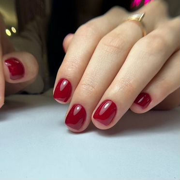 Нужна модель на маникюр