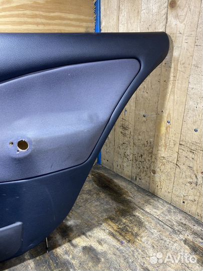 Обшивка задней правой двери Октавия Тур 79087