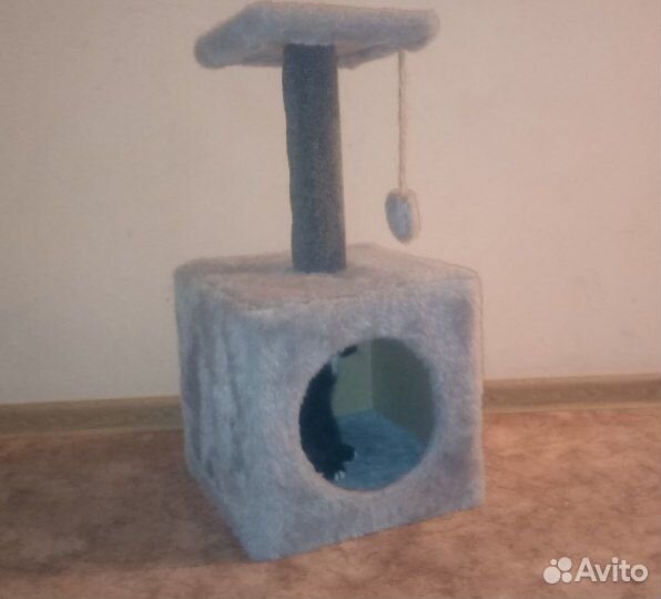 Домик для кошки с когтеточкой б.у