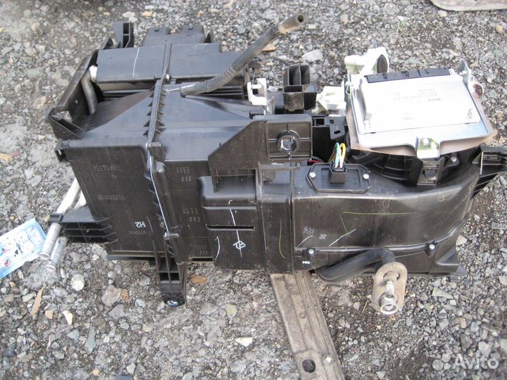Отопитель печка Toyota Avensis T25 corolla 12
