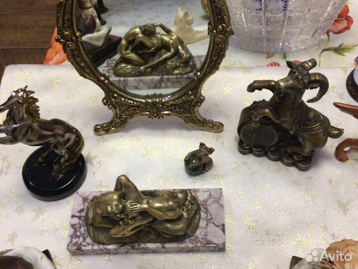 Статуэтки разные